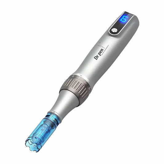 Dr. Pen M8S microneedling dermapen för professionell hudbehandling med justerbart nåldjup och digital display.